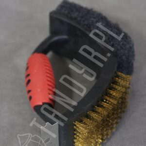 Brush for cleaning accessories